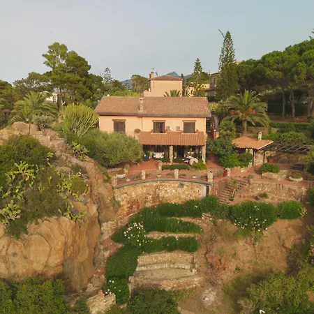 Faraglioni Fronte Villa