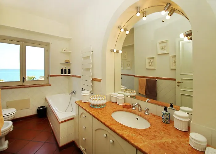 Vila Faraglioni Fronte *