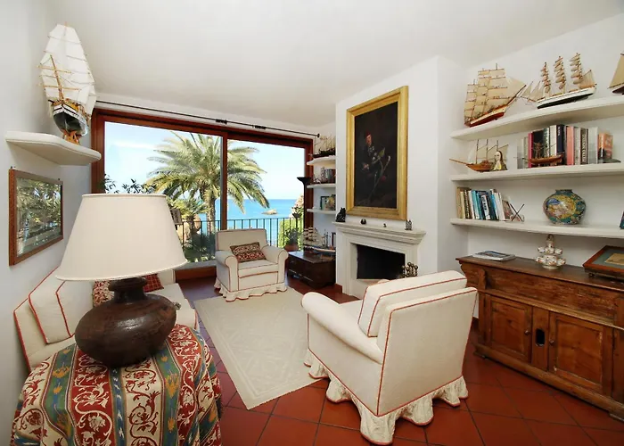 Faraglioni Fronte Vila