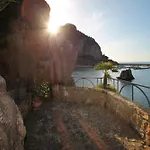 Faraglioni Fronte Cefalu