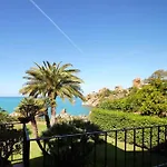 Faraglioni Fronte Villa *