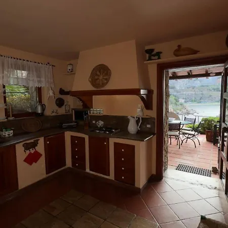 Villa Faraglioni Fronte *