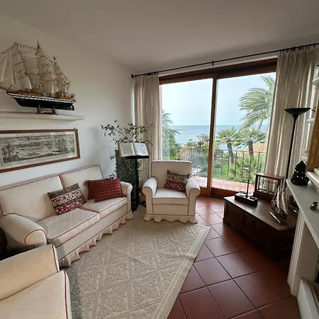 Faraglioni Fronte Villa Cefalù