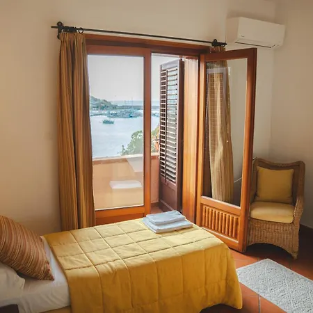 Faraglioni Fronte Villa *