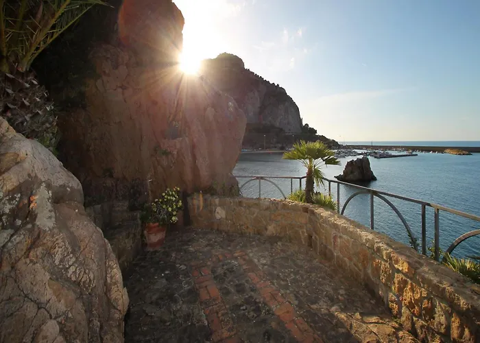 Faraglioni Fronte Cefalù